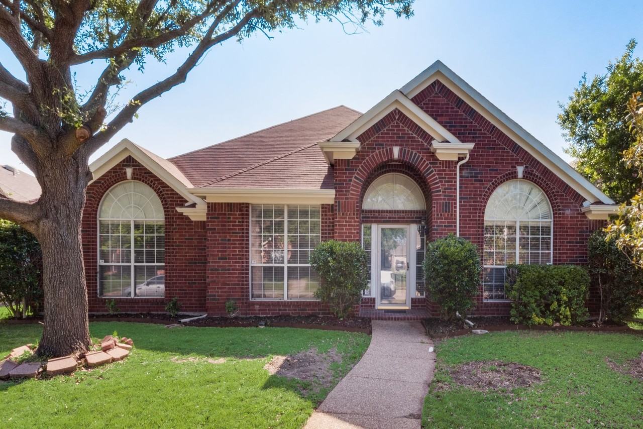 806 Ashley Ln - Photo 2 of 17