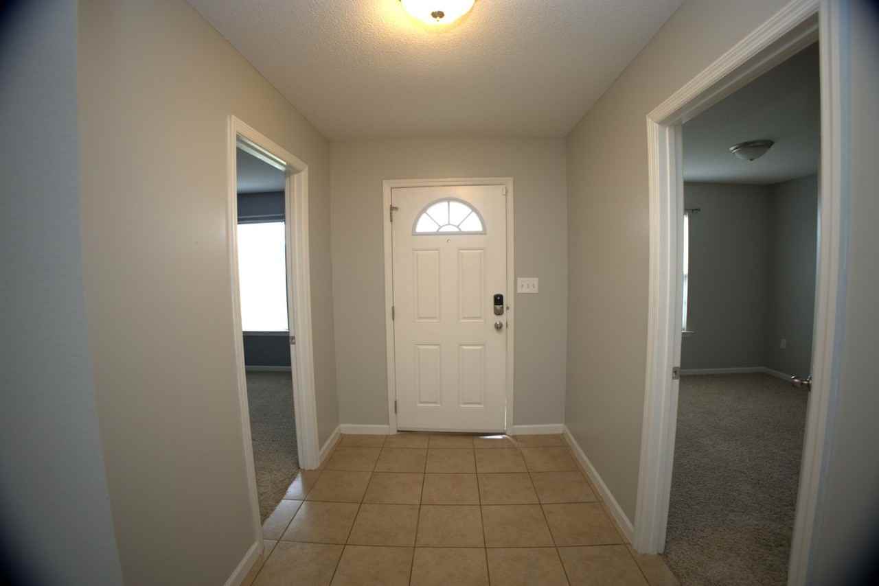 5076 Branch Point Dr - Photo 2 of 11