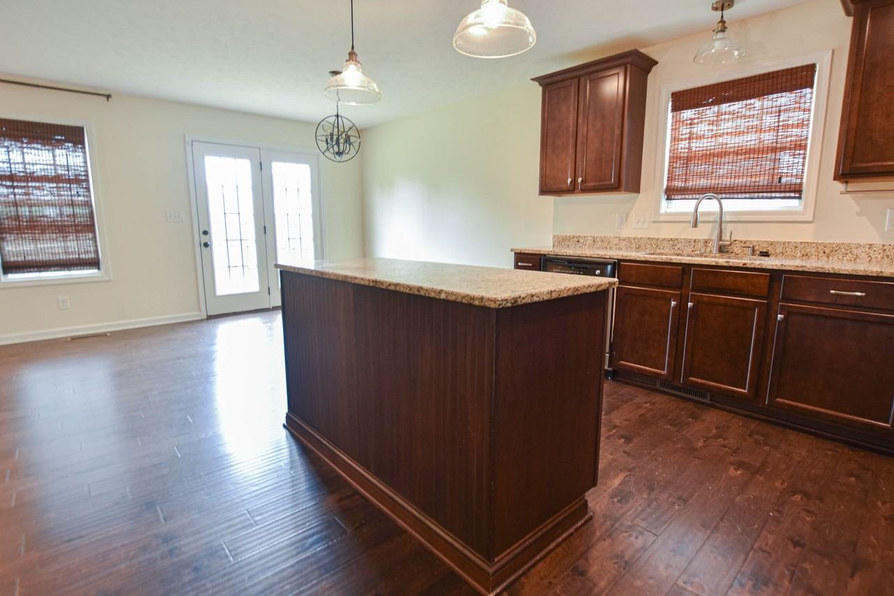 3561 Aurora Dr - Photo 6 of 17