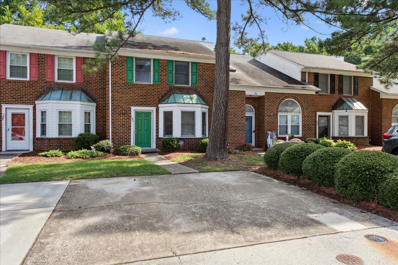 106 Corwin Cir - Photo 2 of 24