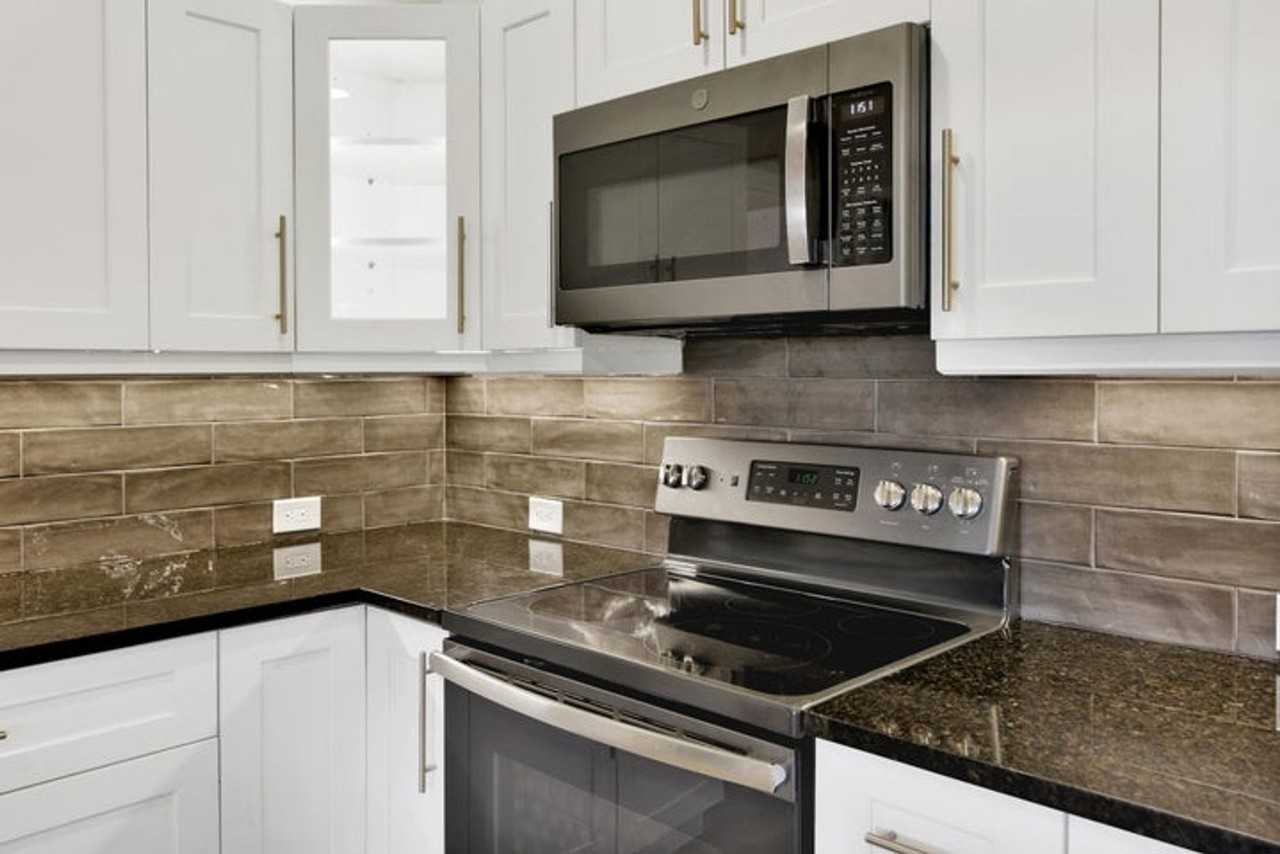 607 W Perry St - Photo 3 of 23