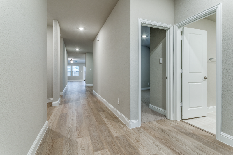 723 Buffalo Dr - Photo 2 of 20