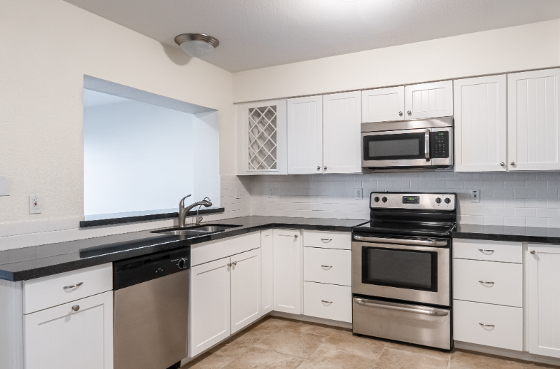 2706 E Dahlia Dr - Photo 2 of 8