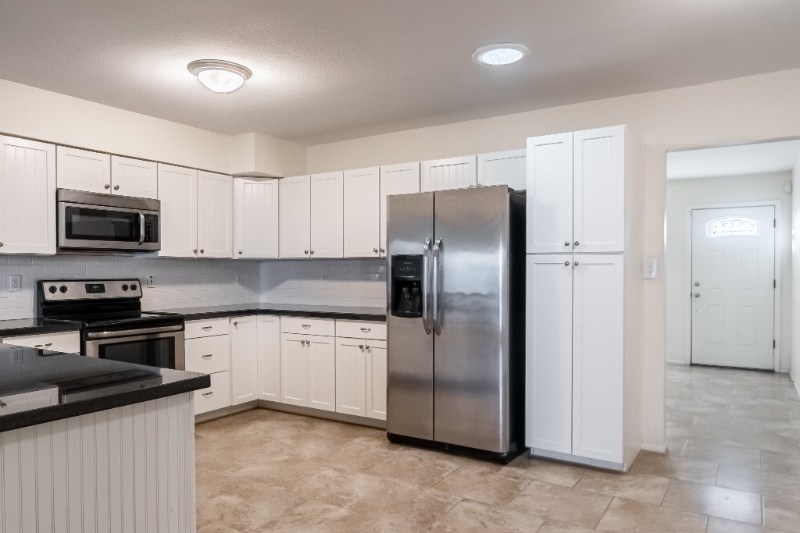 2706 E Dahlia Dr - Photo 4 of 8