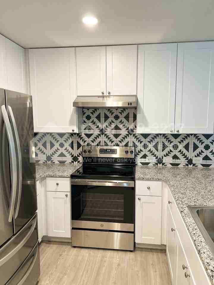 1019 Crenshaw Way - Photo 2 of 17