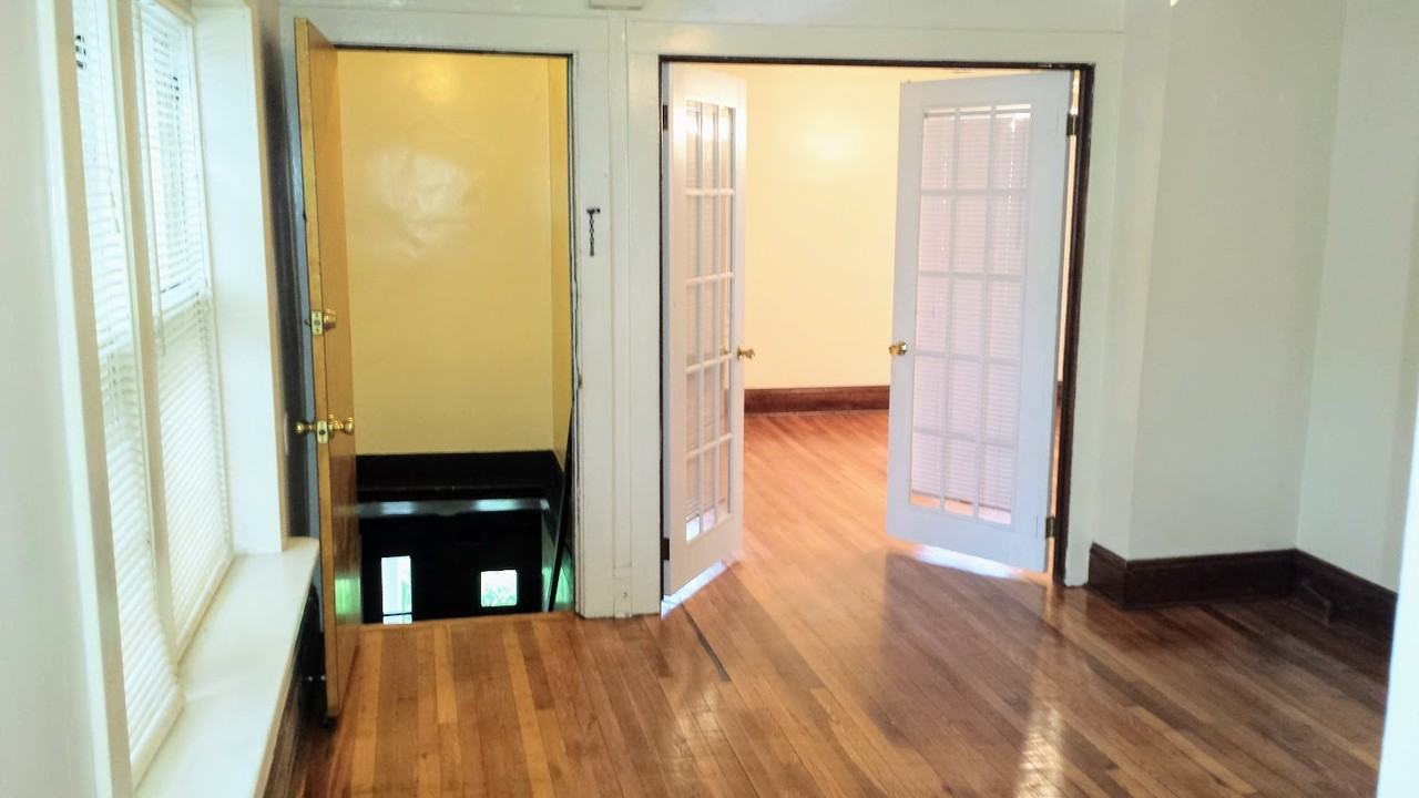 1973 W 44th St - Photo 3 of 50