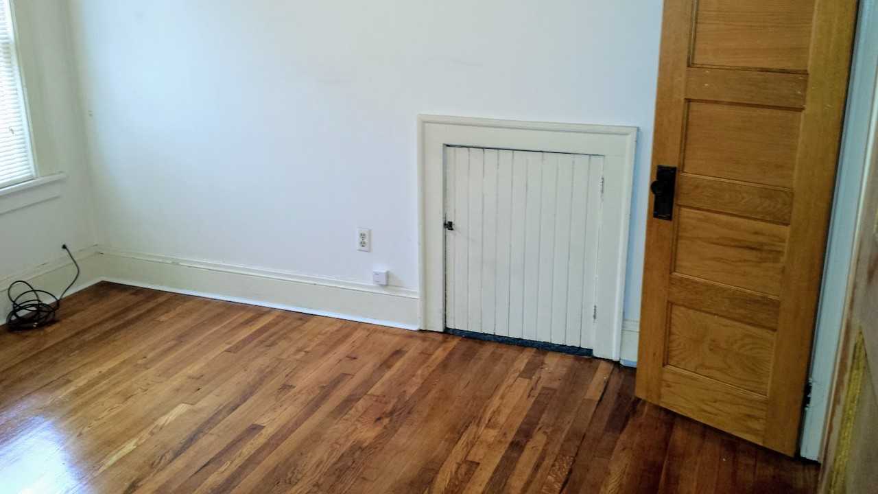 1973 W 44th St - Photo 4 of 50