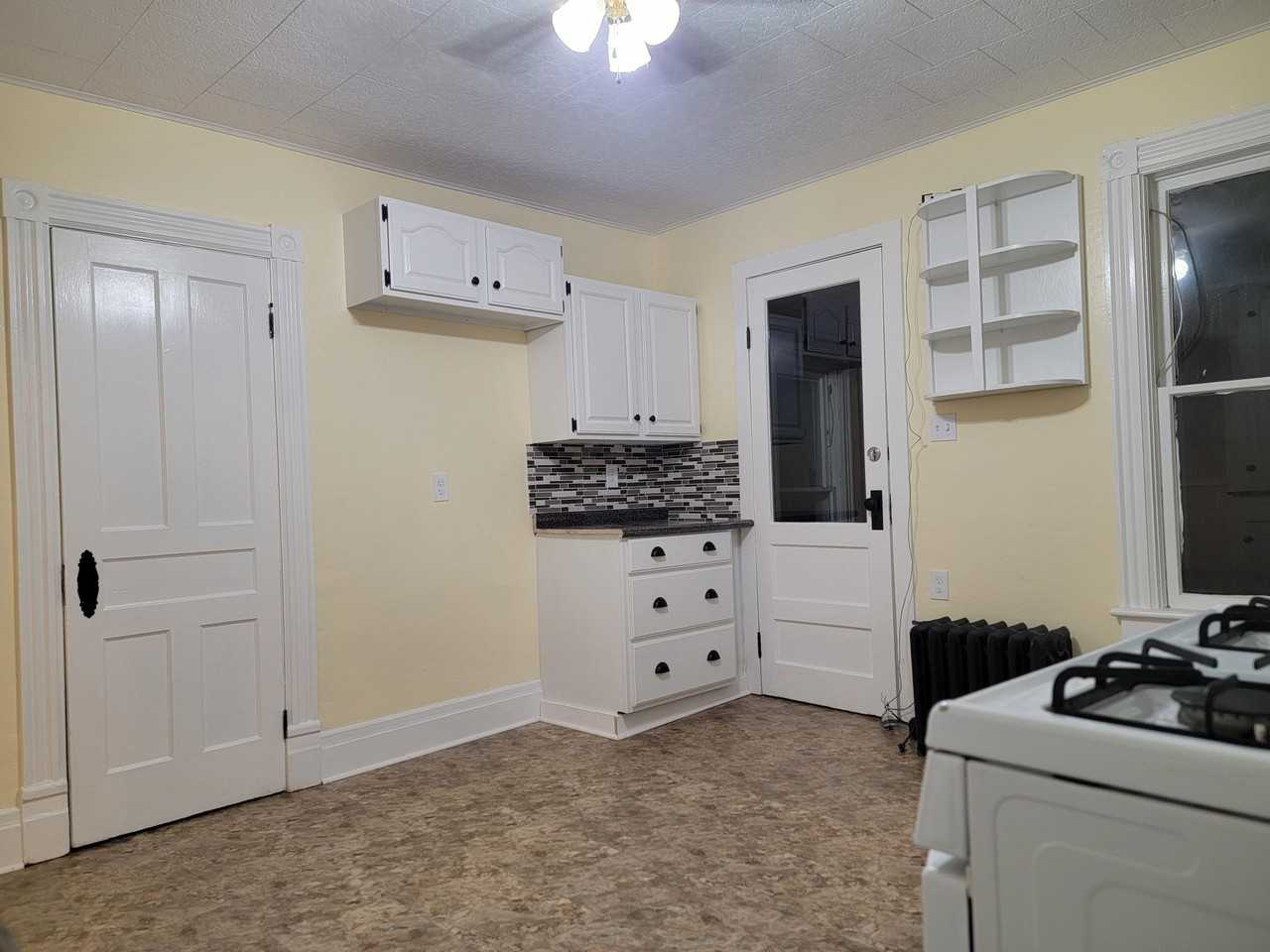 22 E Courtney St - Photo 3 of 12