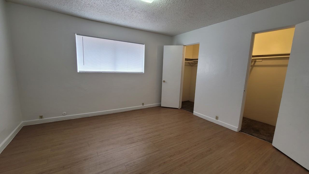 9005 Long Point Rd #4 - Photo 6 of 8