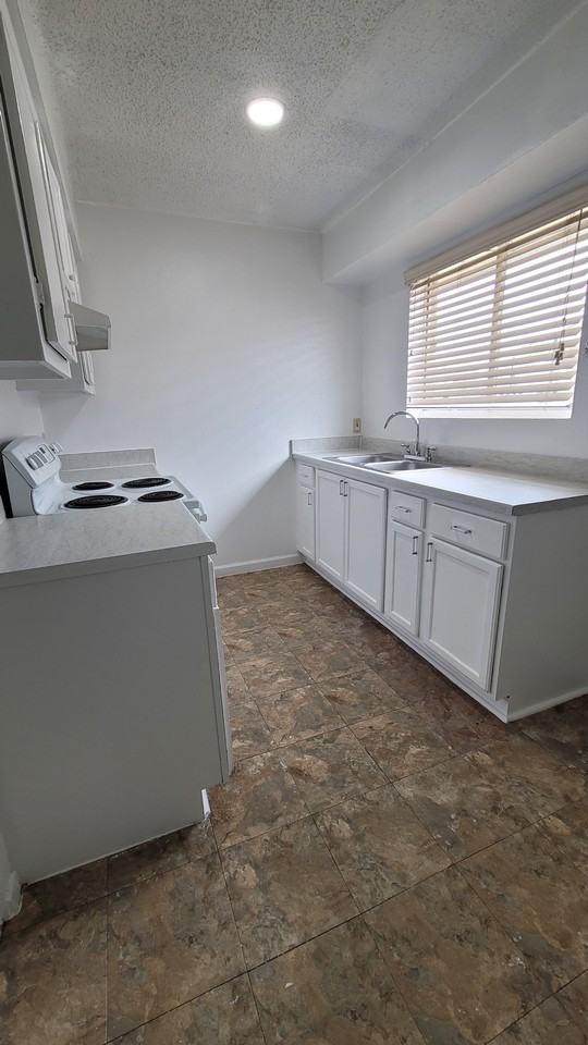 9005 Long Point Rd #4 - Photo 7 of 8