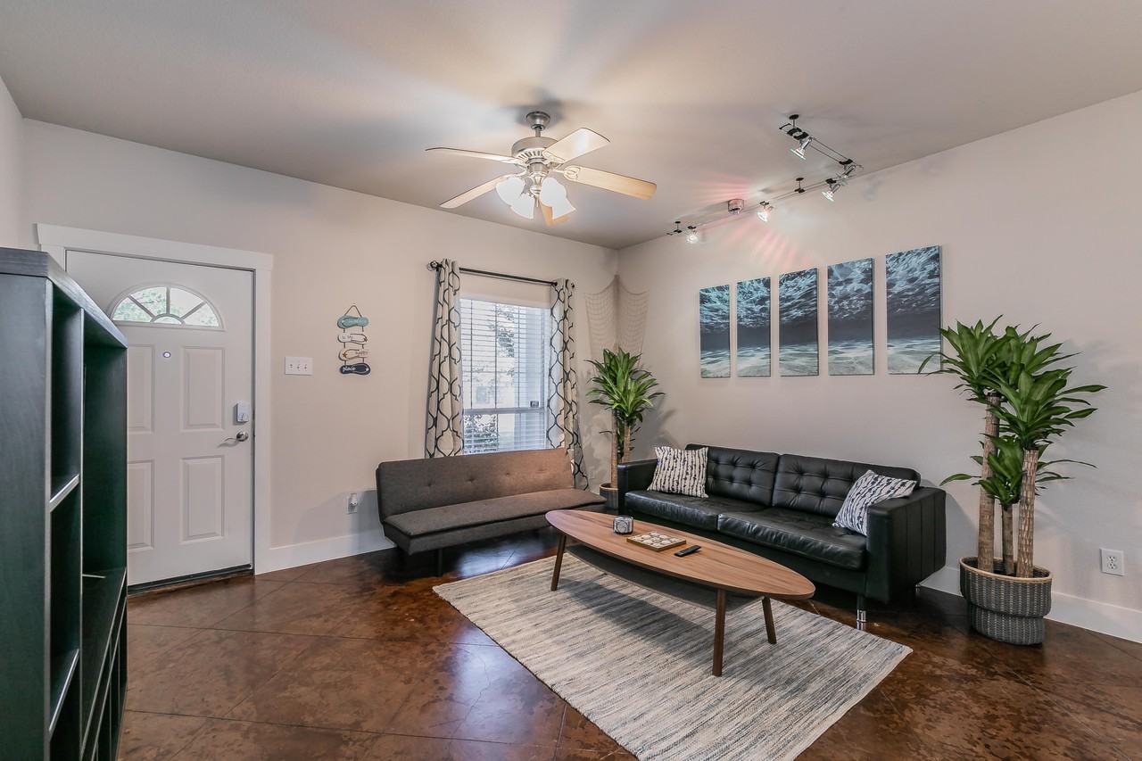 2803 Frazier Ave #NA - Photo 2 of 36