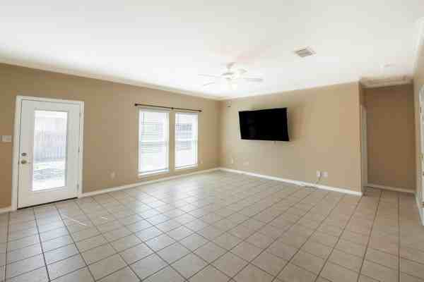 16105 Seagrape St #NA - Photo 4 of 24
