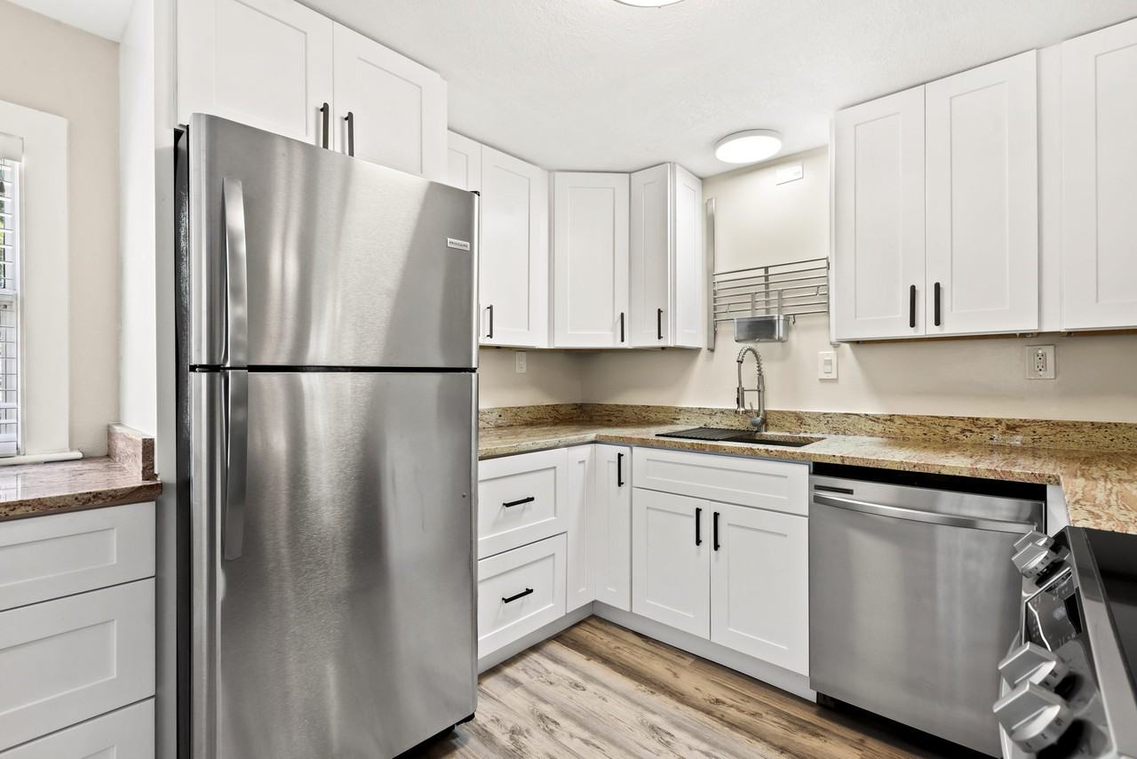 111 1/2 12th Ave N #NA - Photo 2 of 20