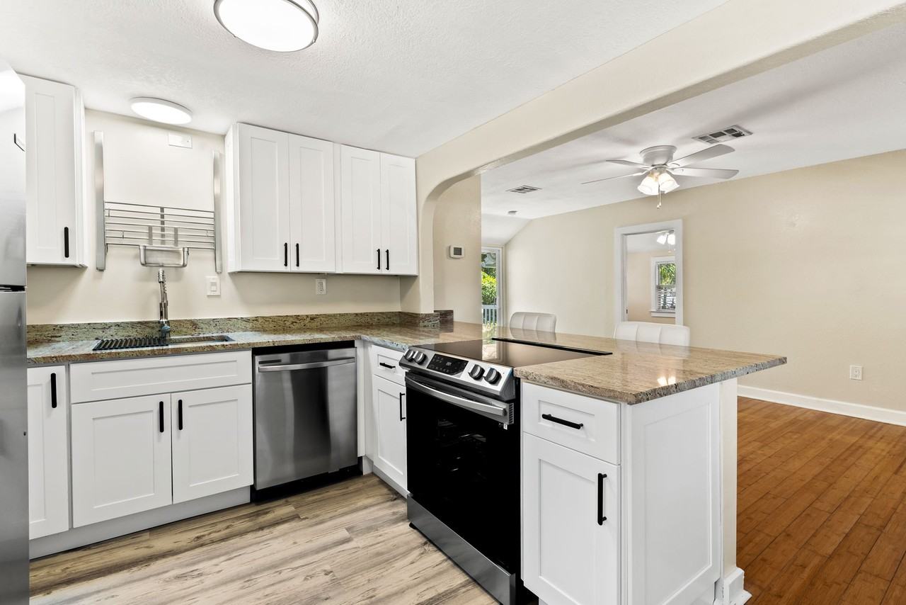 111 1/2 12th Ave N #NA - Photo 3 of 20