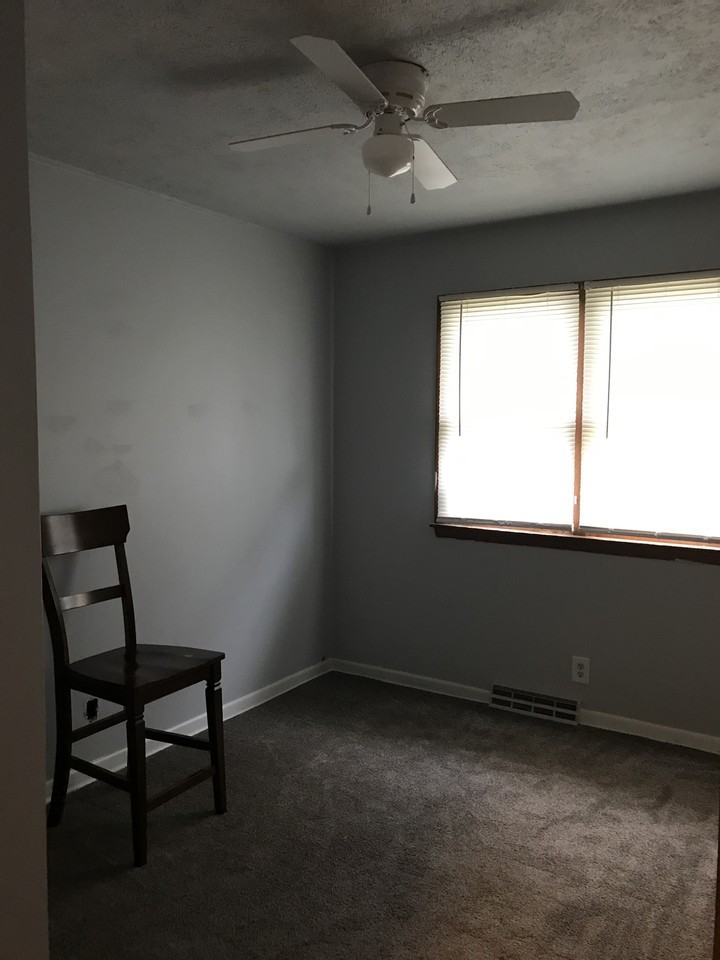 545 S Jackson St #NA - Photo 2 of 6