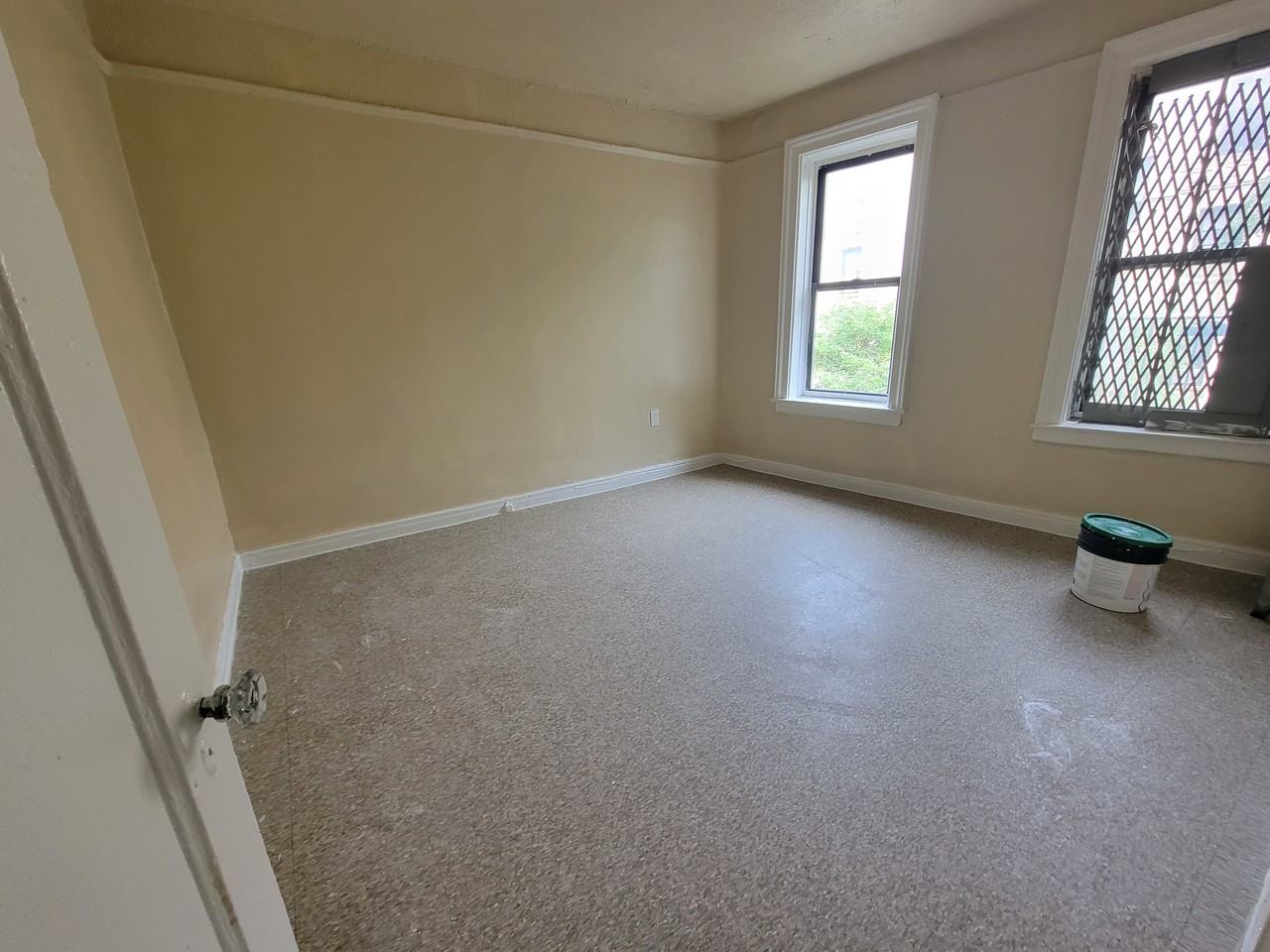 3230 Cruger Avenue 6H - Photo 3 of 7