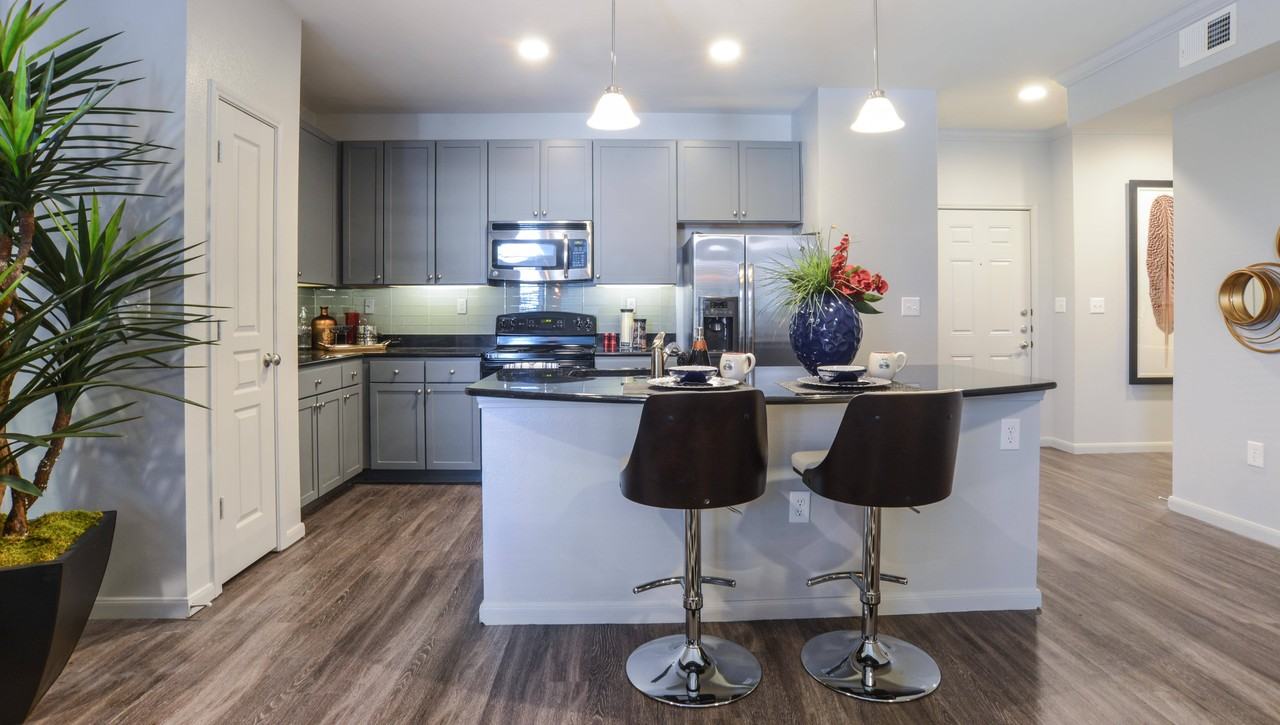 The Beverly at Medical Center - Photo 2 of 25