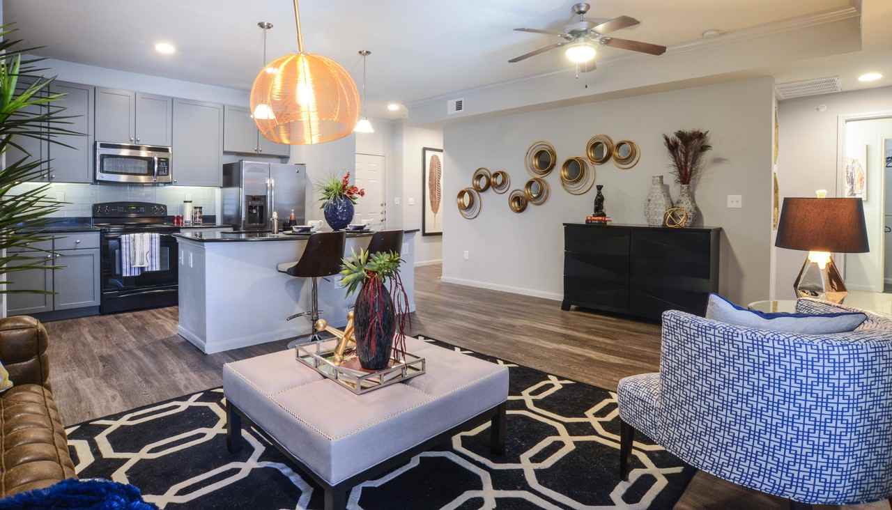 The Beverly at Medical Center - Photo 3 of 25