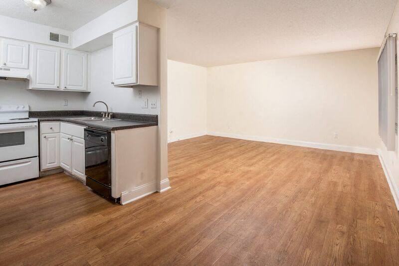 Oak Manor Apartment Homes - Photo 2 of 21