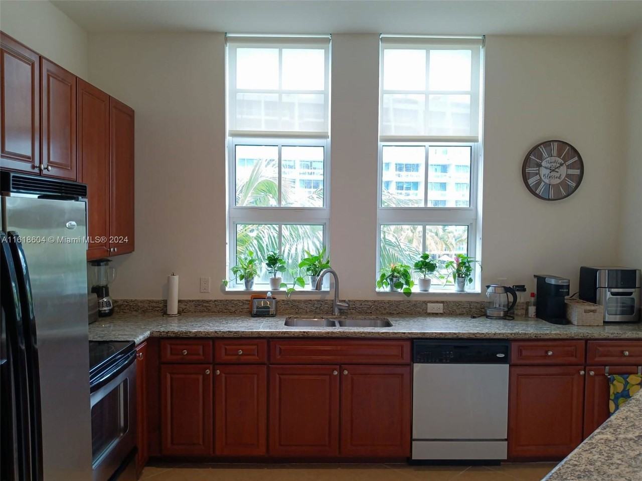 3001 Ne 185th St #311 - Photo 2 of 8
