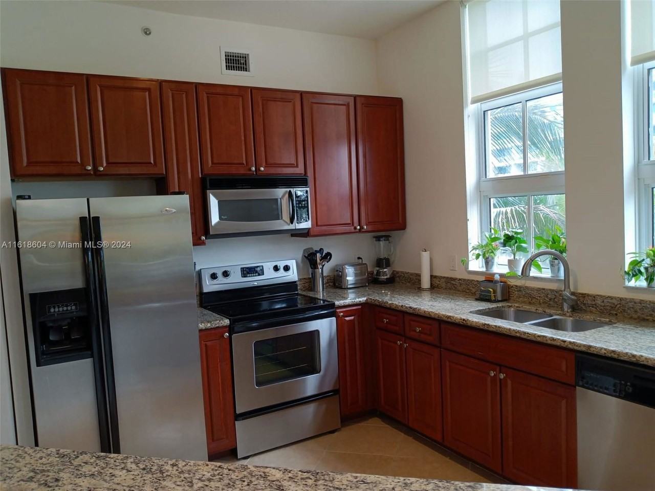 3001 Ne 185th St #311 - Photo 3 of 8