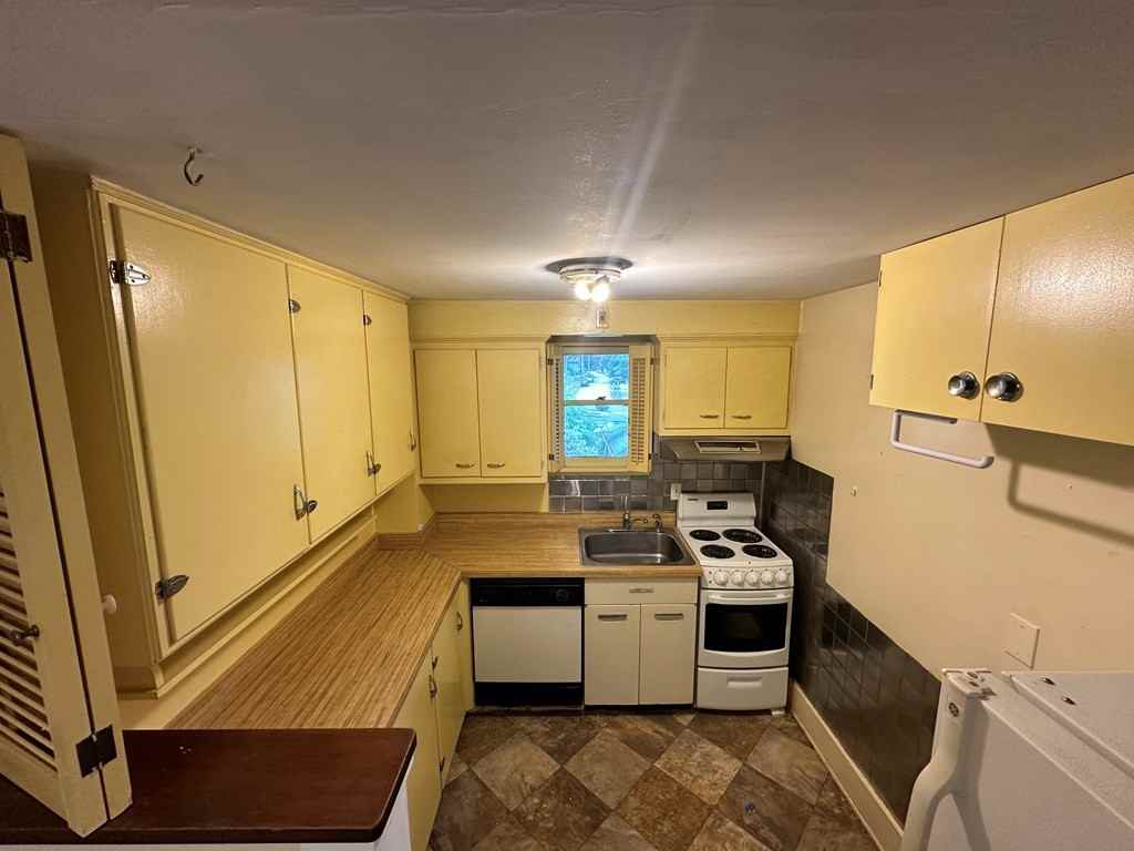 116 West 2nd Street - Photo 3 of 13