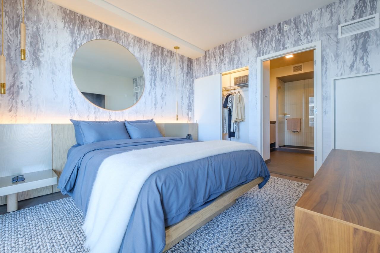 1200 South Indiana Avenue