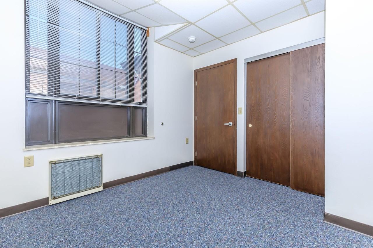 Hurth Apartments - Photo 4 of 21