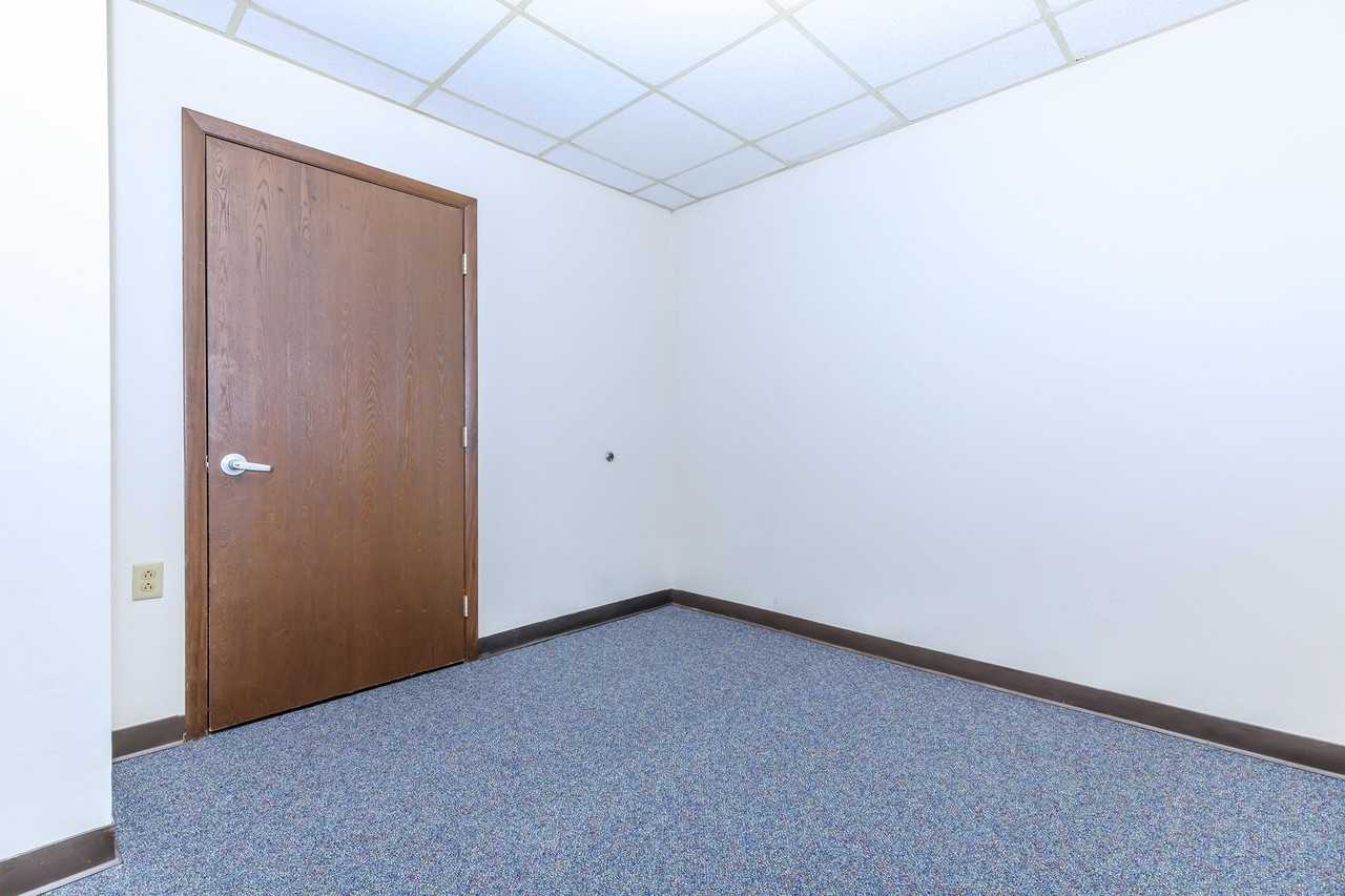 Hurth Apartments - Photo 5 of 21