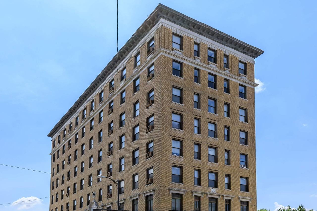 Hurth Apartments - Photo 6 of 21