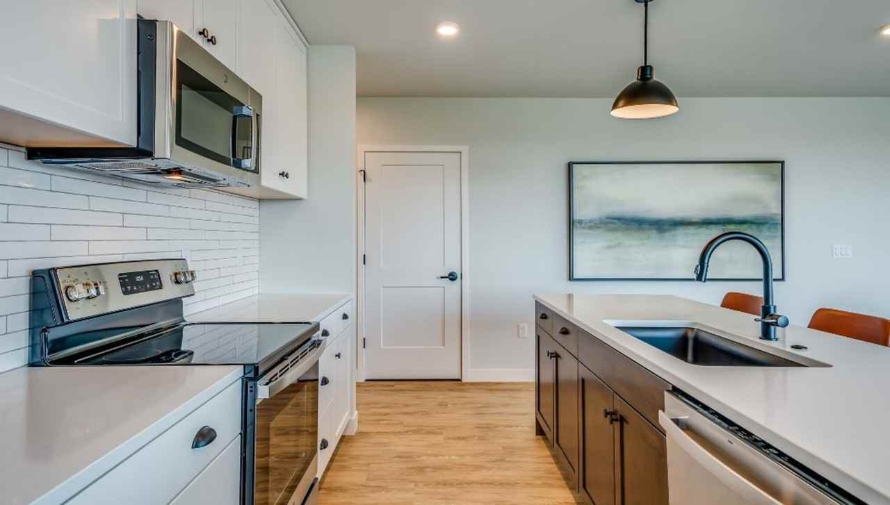 201 West - Photo 6 of 13