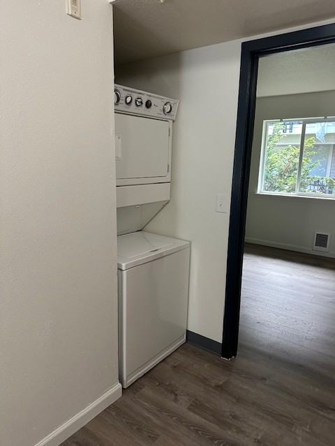 Ash Street Courtyard - Photo 5 of 19