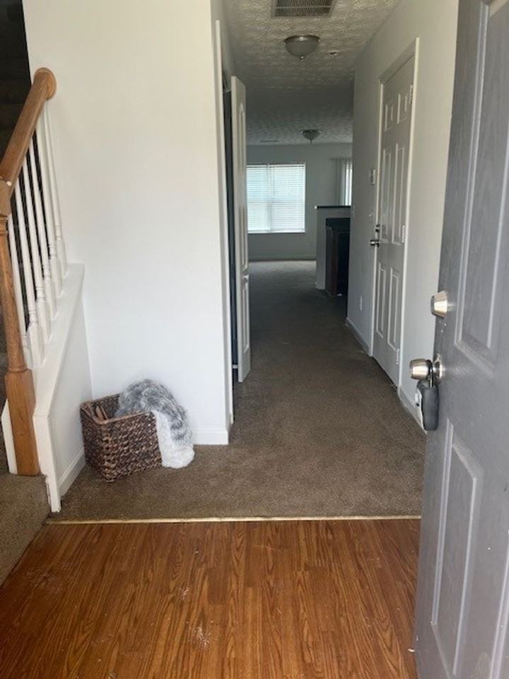 687 Georgetown Court - Photo 2 of 15