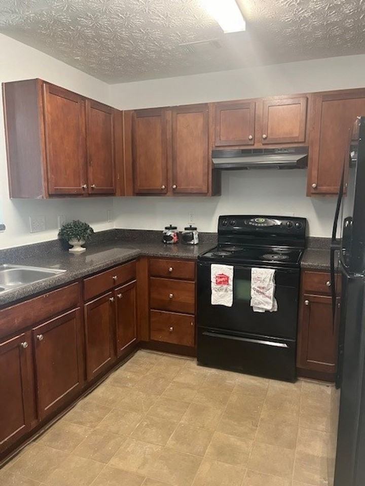 687 Georgetown Court - Photo 5 of 15