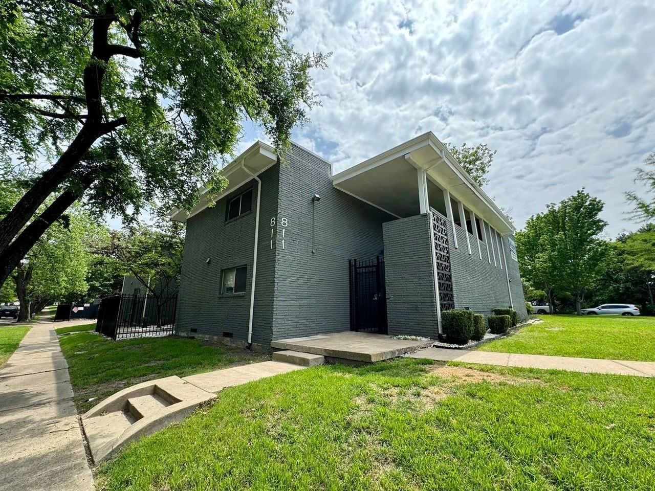 The Wilshire Aprtments - Photo 3 of 28