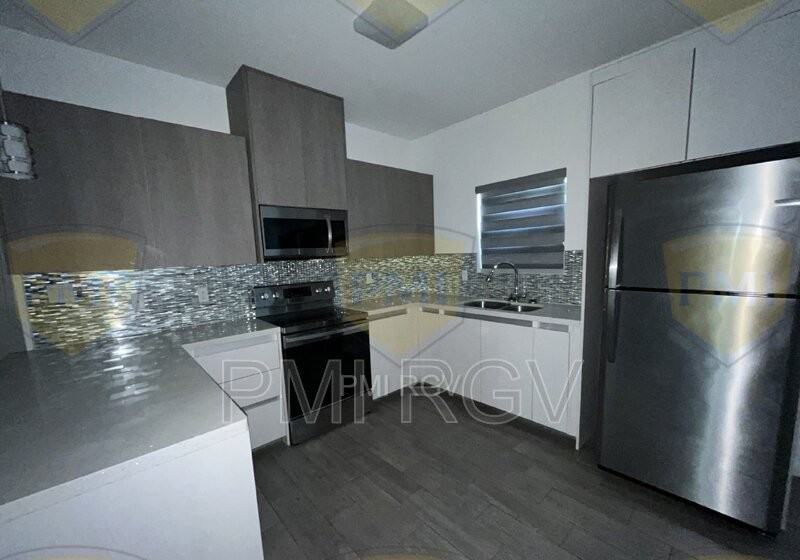 805 W Garrison Dr #1 - Photo 2 of 23