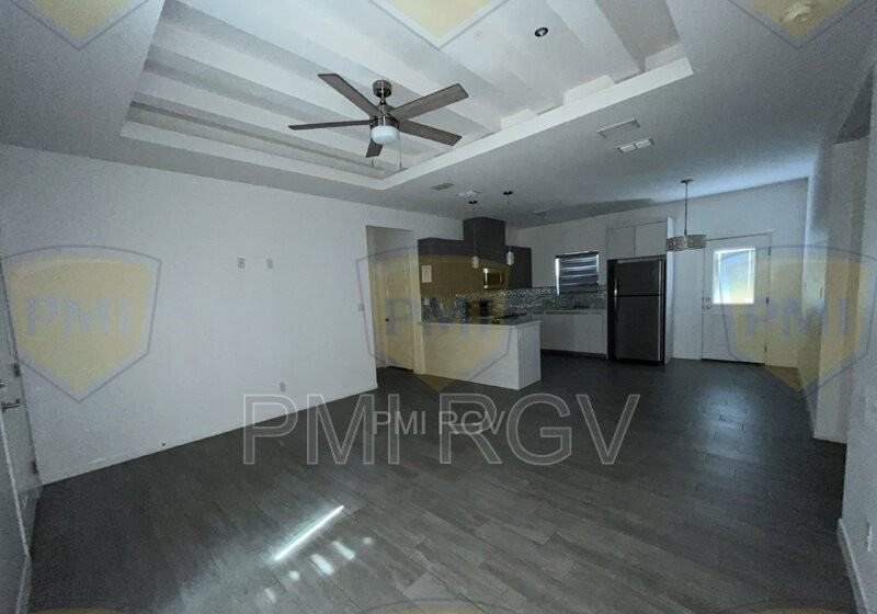 805 W Garrison Dr #1 - Photo 4 of 23