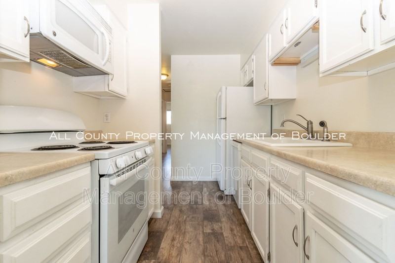 3395 Talisman Ct #D - Photo 3 of 6