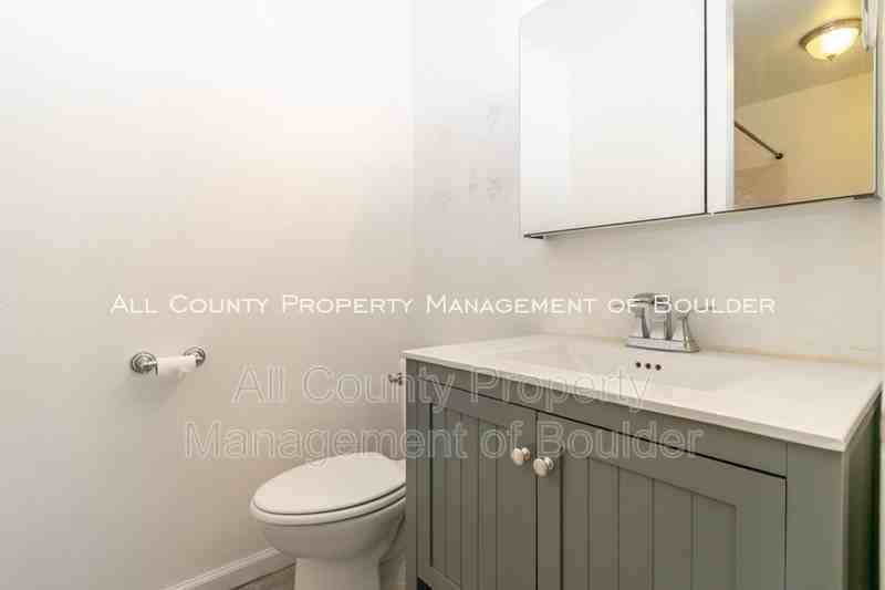 3395 Talisman Ct #D - Photo 4 of 6