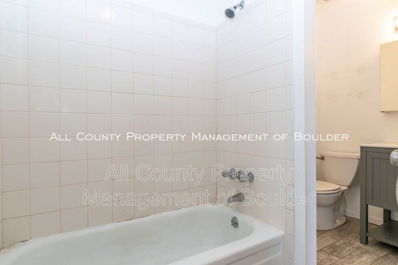3395 Talisman Ct #D - Photo 5 of 6