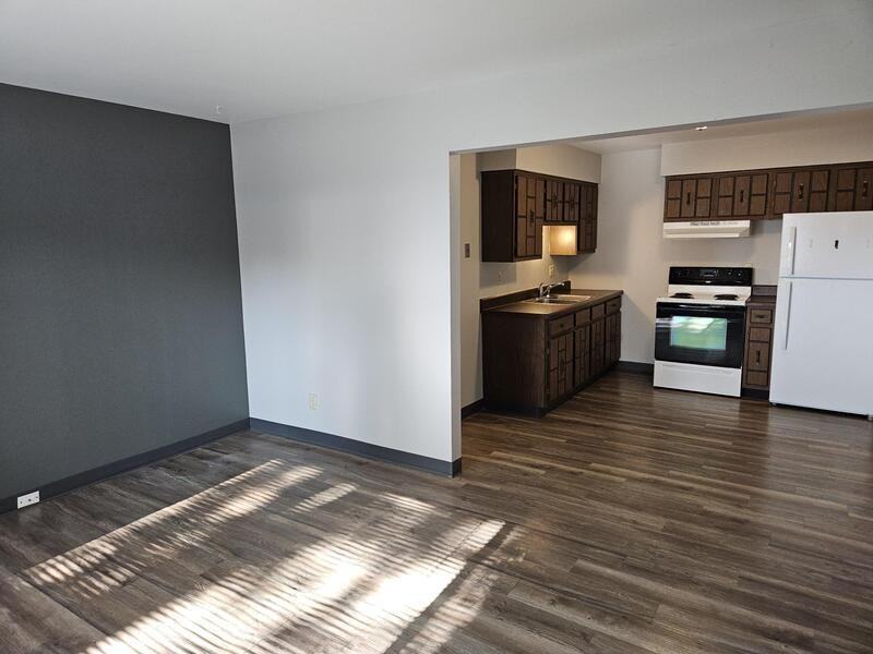 334 Center St - Photo 4 of 13
