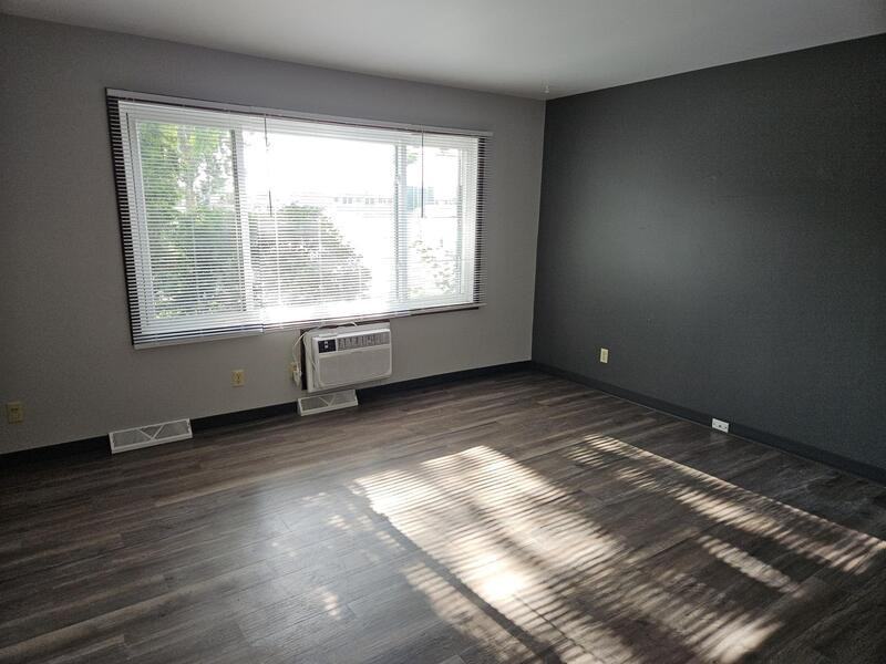 334 Center St - Photo 7 of 13