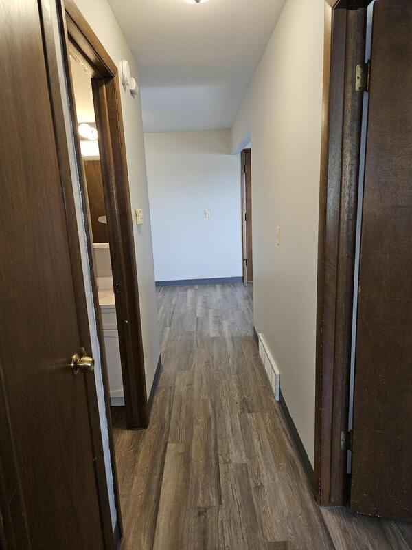 334 Center St - Photo 6 of 13