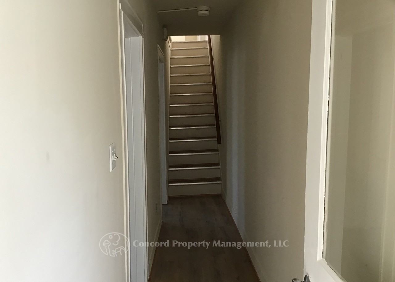 217 Center Street - Photo 5 of 40