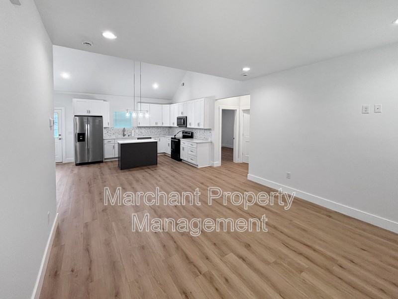 7 20th St - Photo 7 of 26
