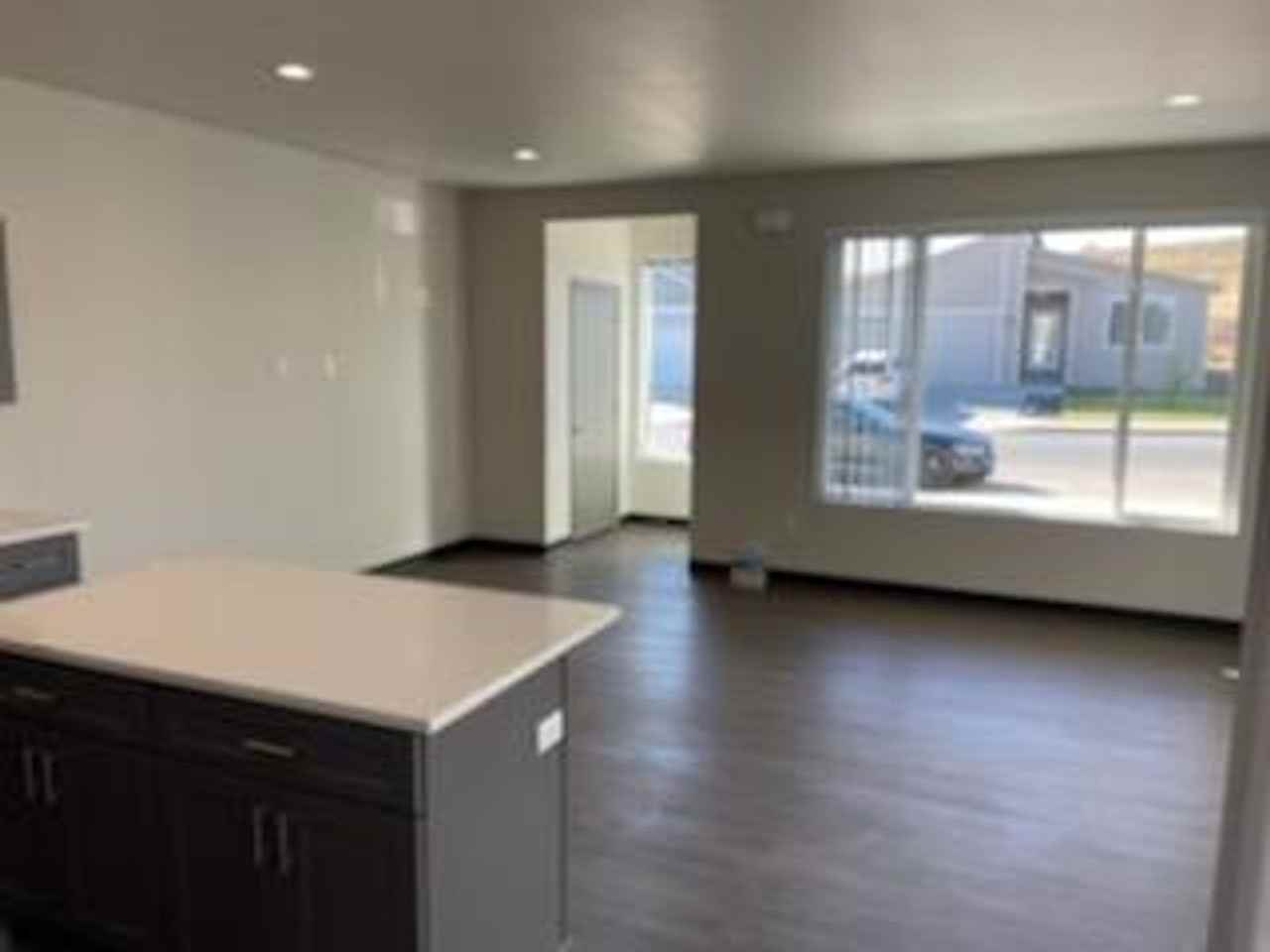 1007 Greenfield Dr - Photo 4 of 21
