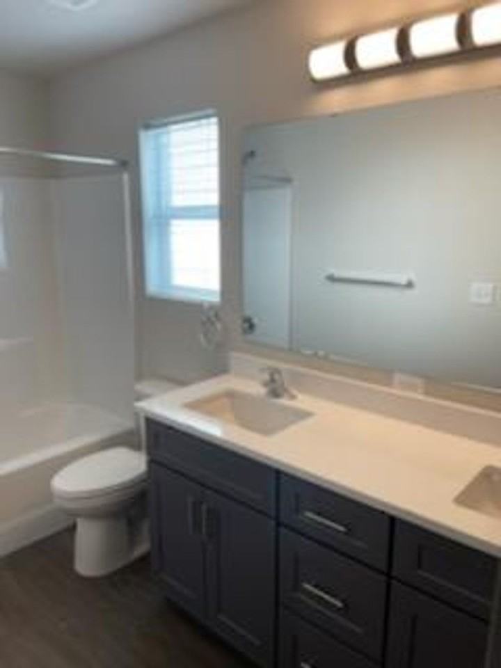 1007 Greenfield Dr - Photo 7 of 21