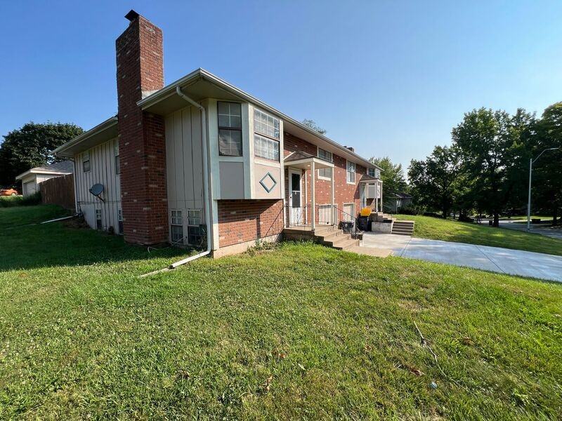 3500 Bridge Manor Dr - Photo 2 of 28