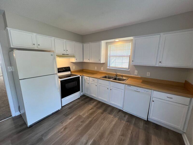 3500 Bridge Manor Dr - Photo 3 of 28