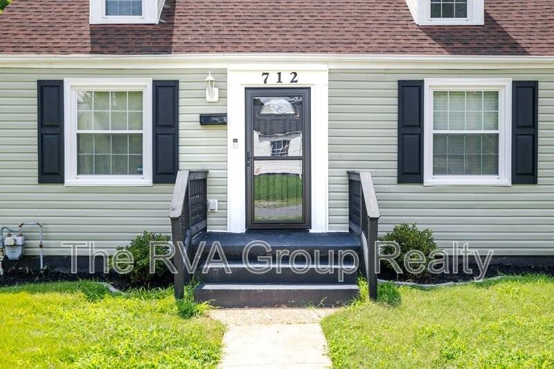 712 Hill Top Dr - Photo 4 of 41